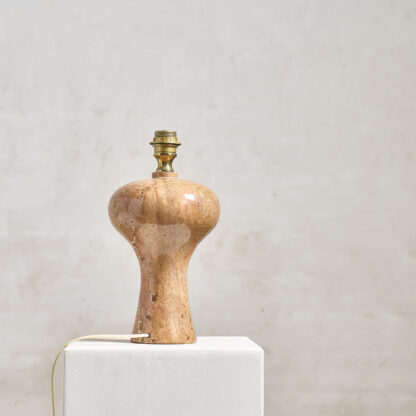 lampe en marbre rouge