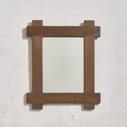 miroir brutaliste