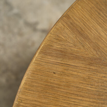 table basse brutaliste en chene