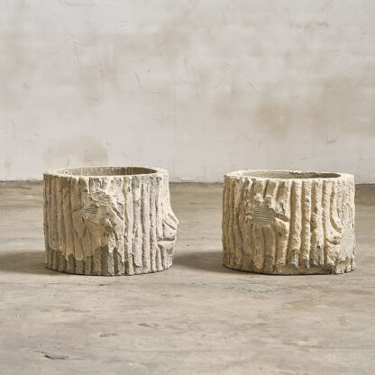 Paire de jardinières en béton