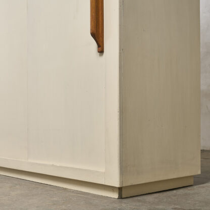 Grande armoire de chambre