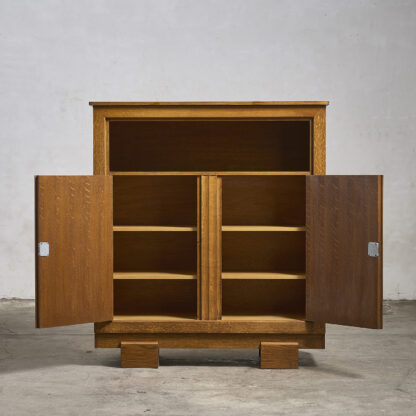 Buffet haut moderniste