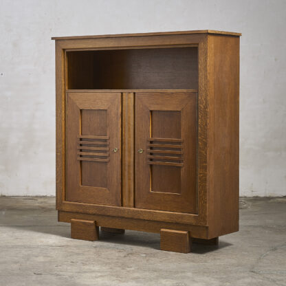 Buffet haut moderniste