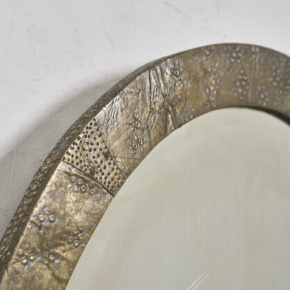 Miroir oval en laiton embouti