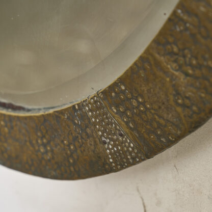 Miroir oval en laiton embouti