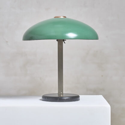 Lampe de bureau moderniste