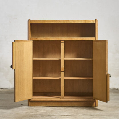 Cabinet en chêne guillerme et chambron