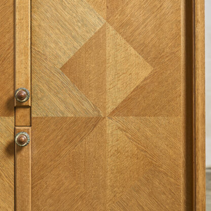 Cabinet en chêne guillerme et chambron