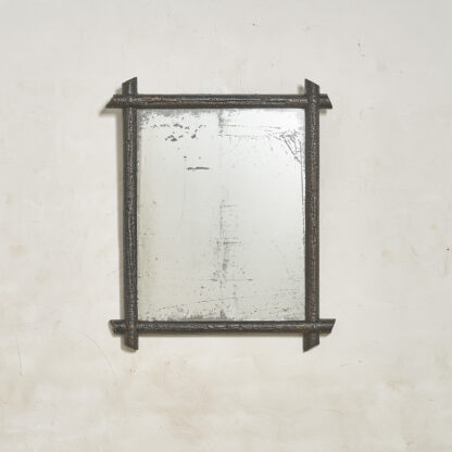 Miroir ancien sculpté