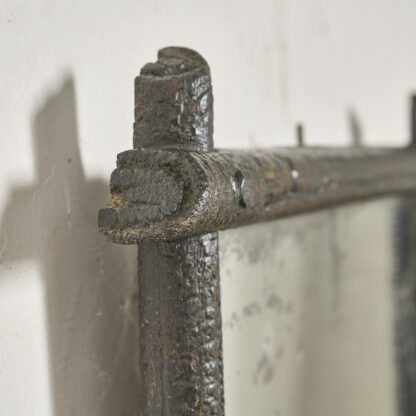 Miroir ancien sculpté