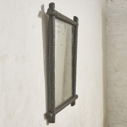 Miroir ancien sculpté