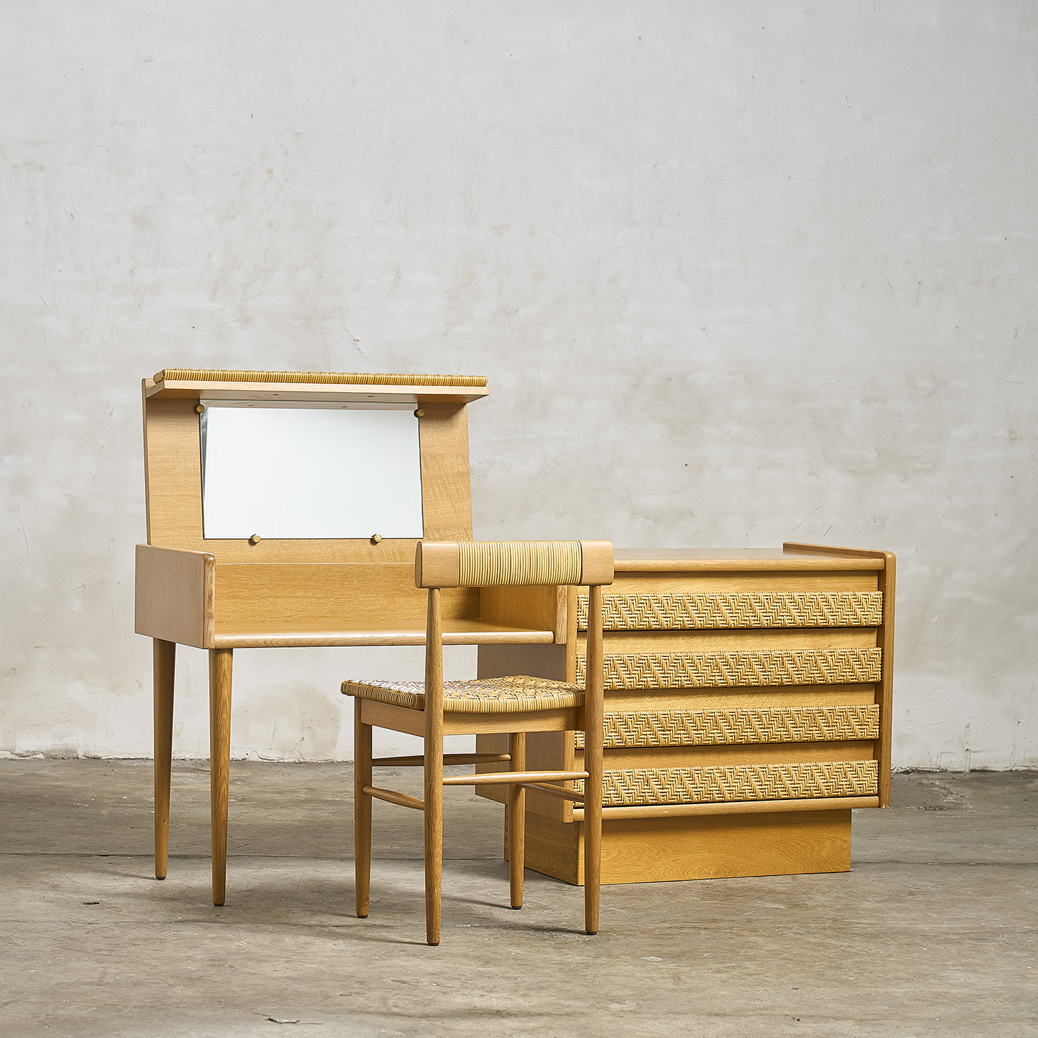 Coiffeuse et commode chêne et rotin