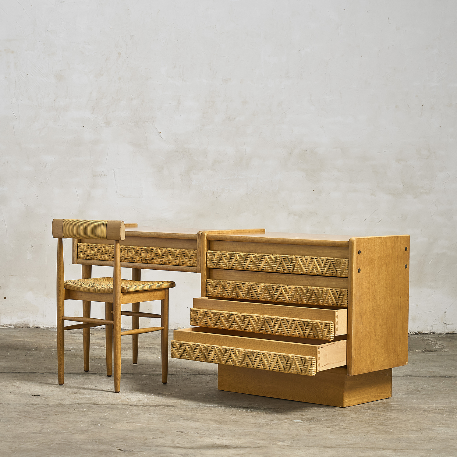 Coiffeuse et commode chêne et rotin