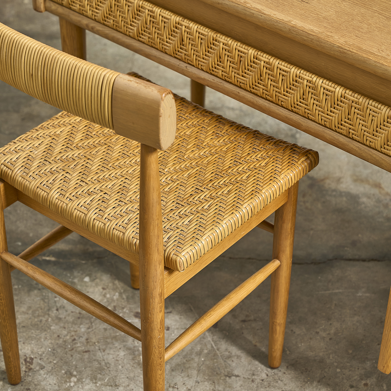 Coiffeuse et commode chêne et rotin