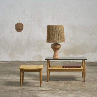 Table basse rotin et son tabouret