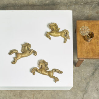 Trio de chevaux en platre traxel