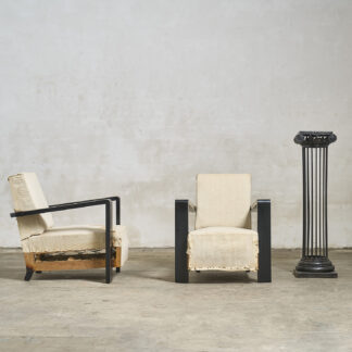 Paire de fauteuils moderniste