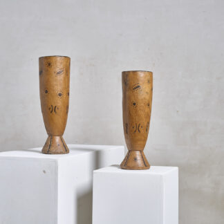 Paire de vases monoxyle