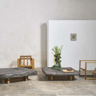 Paire de tables basse primitives en pierre bleu